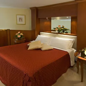 Hotell As, Monza