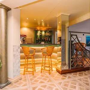 Hotel Crystal