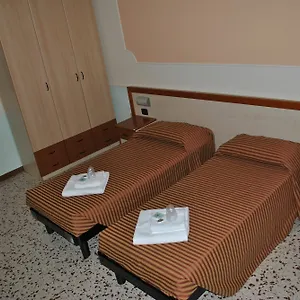 centro-carraro.hotelinveneto.com/